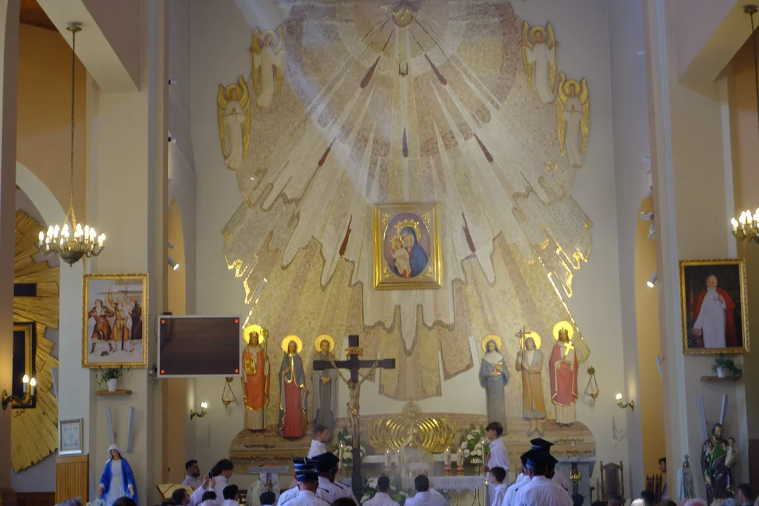 Procesja Bożego Ciała w parafii Matki Kościoła w Łukowie