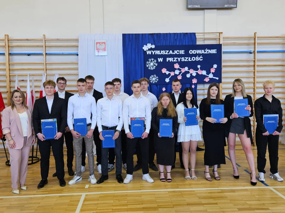Zakończenie szkoły uczniów klas 5 technikum w ZS nr 2 w Łukowie