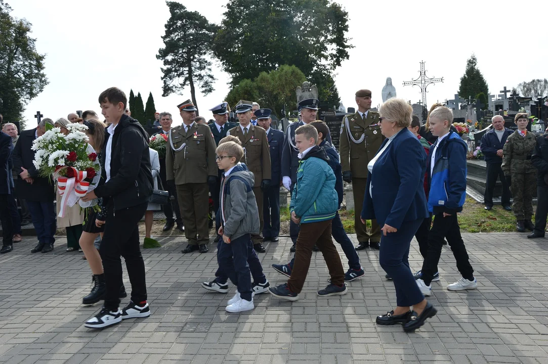 Odsłonięcie nagrobka żołnierza AK Karola Chlebickiego w Chodlu