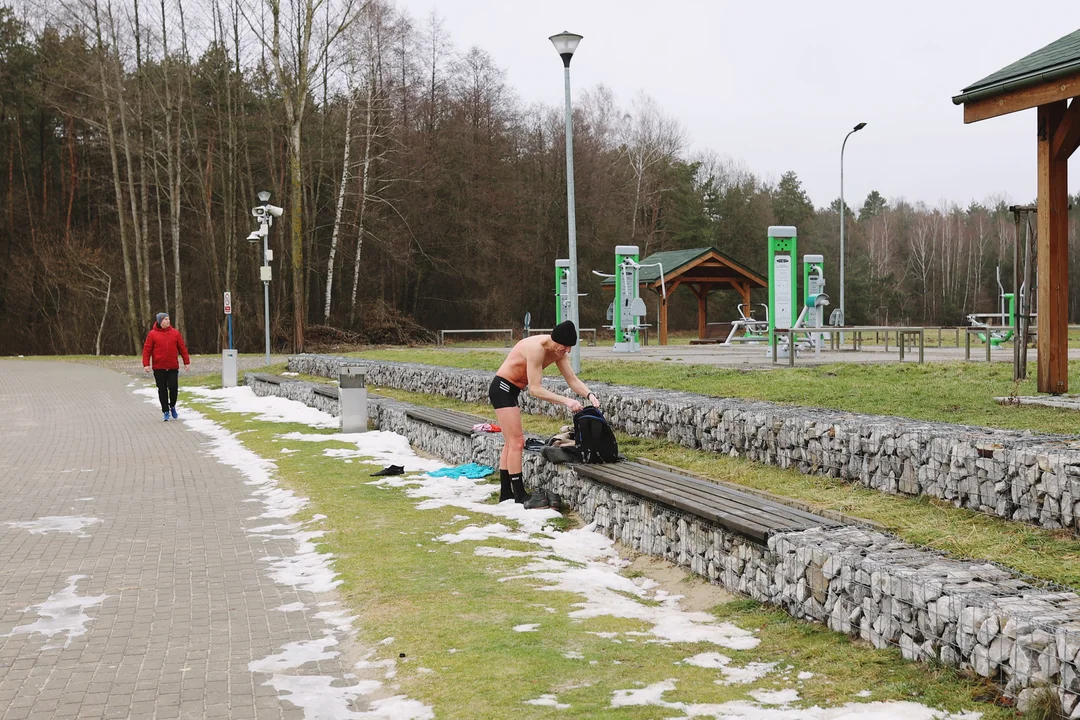 Morsowanie nad Zalewem Zimna Woda podczas WOŚP