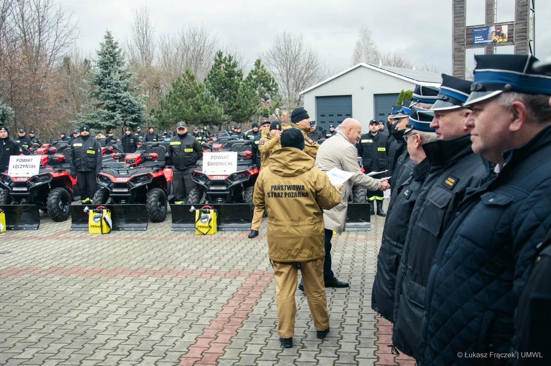 Quady pomogą w strażackich interwencjach. Do jednostek w Lubelskiem trafiło ponad takich 40 pojazdów