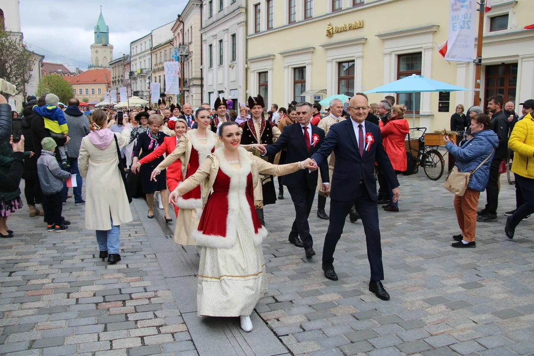 Obchody 3 maja w Lublinie. Mieszkańcy zatańczyli wspólnie Poloneza