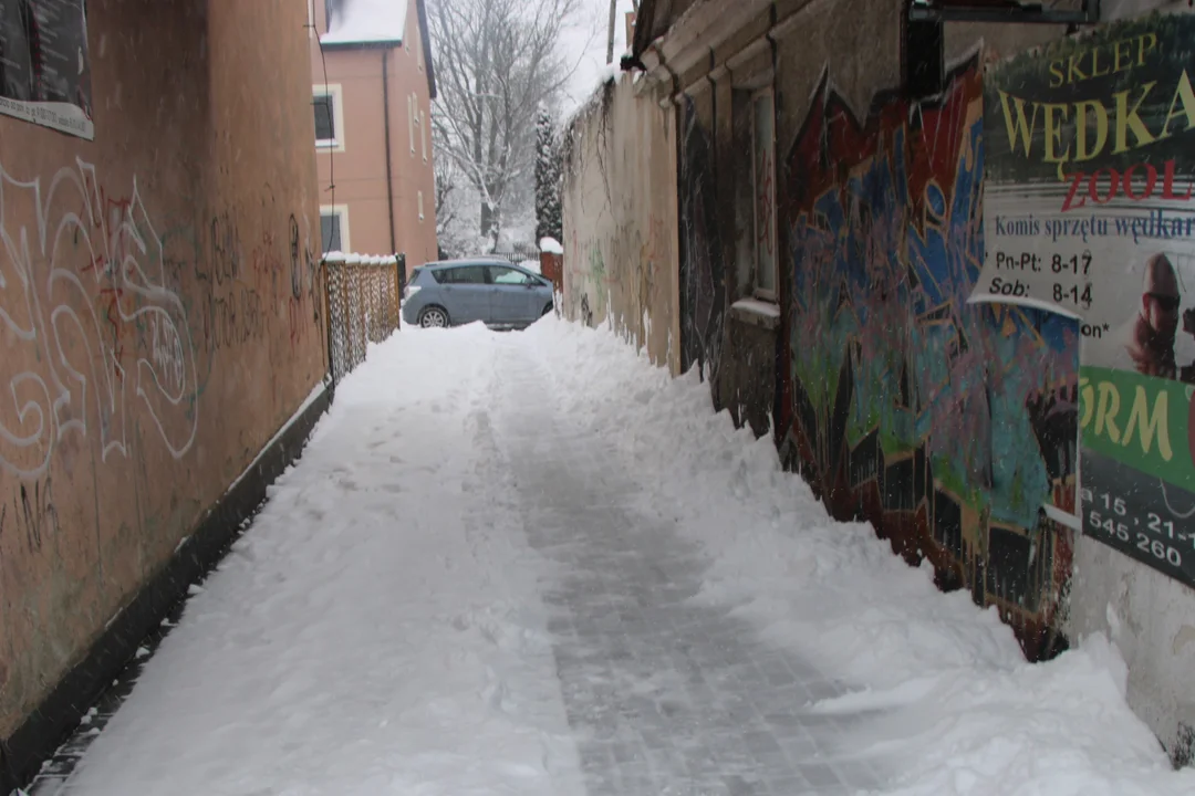 Śnieg na drogach w Lubartowie