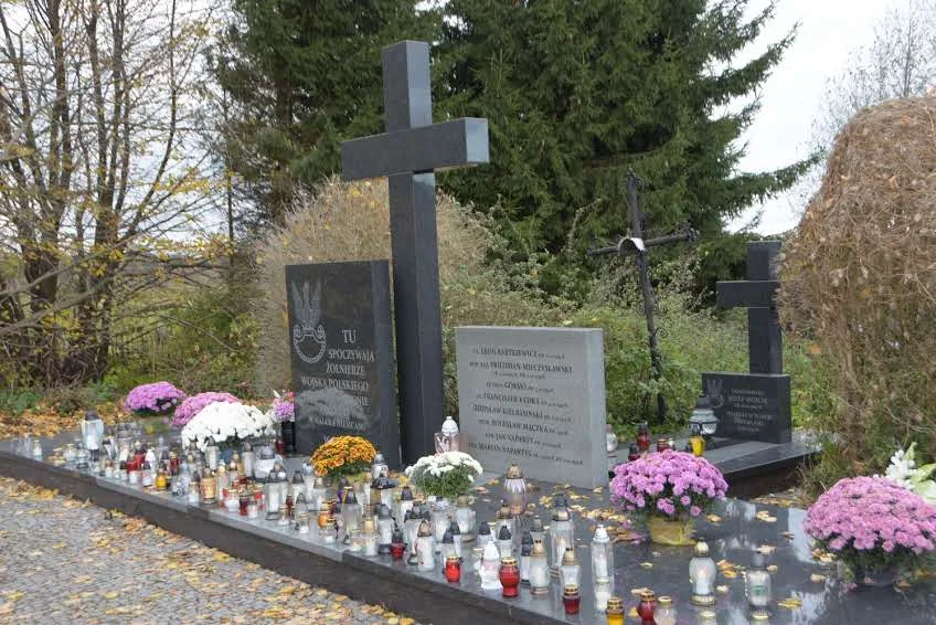 Uroczystości Wszystkich Świętych na cmentarzu w Radoryżu Kościelnym