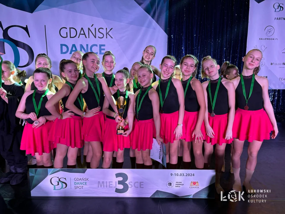 Tancerki z ŁOK Dance Factory na podium