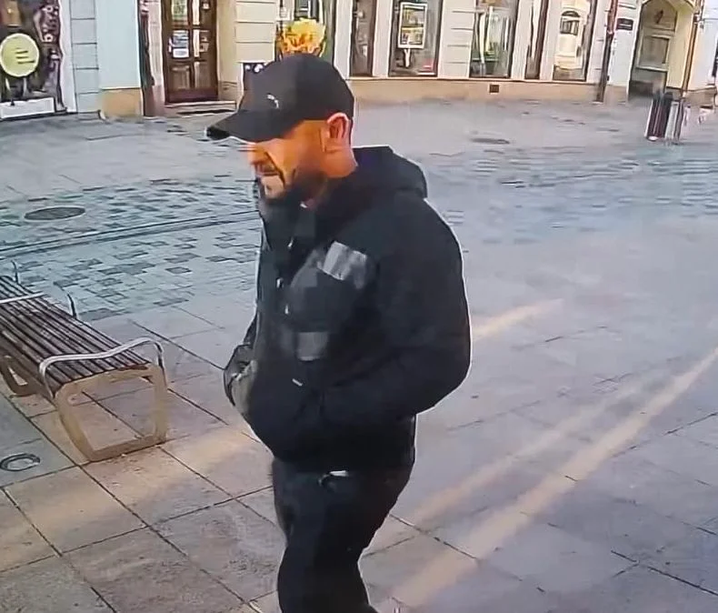 Lublin: Ukradł kopertę z blisko 5 tys. zł. Szuka go policja