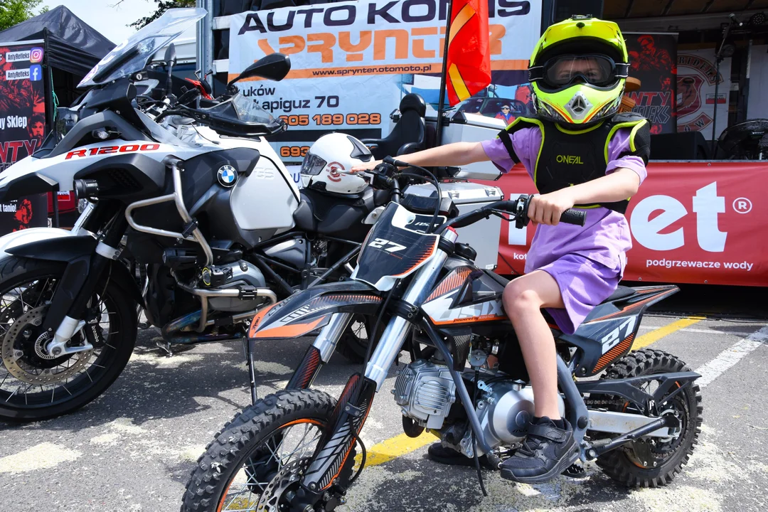 Motocykliści opanowali Łuków. Część I