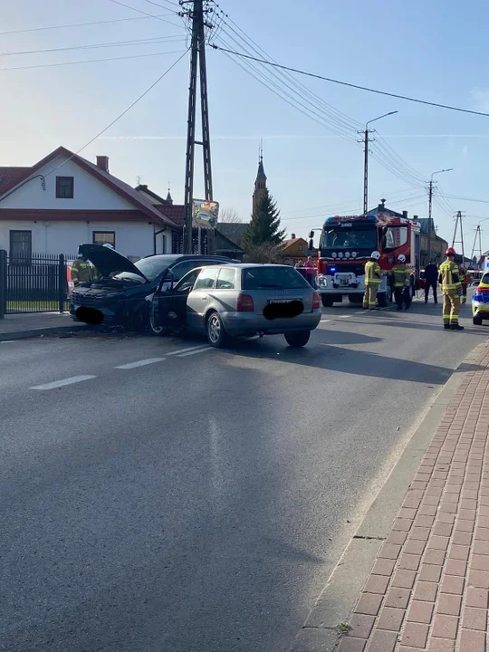 Zderzenie dwóch samochodów w Staninie