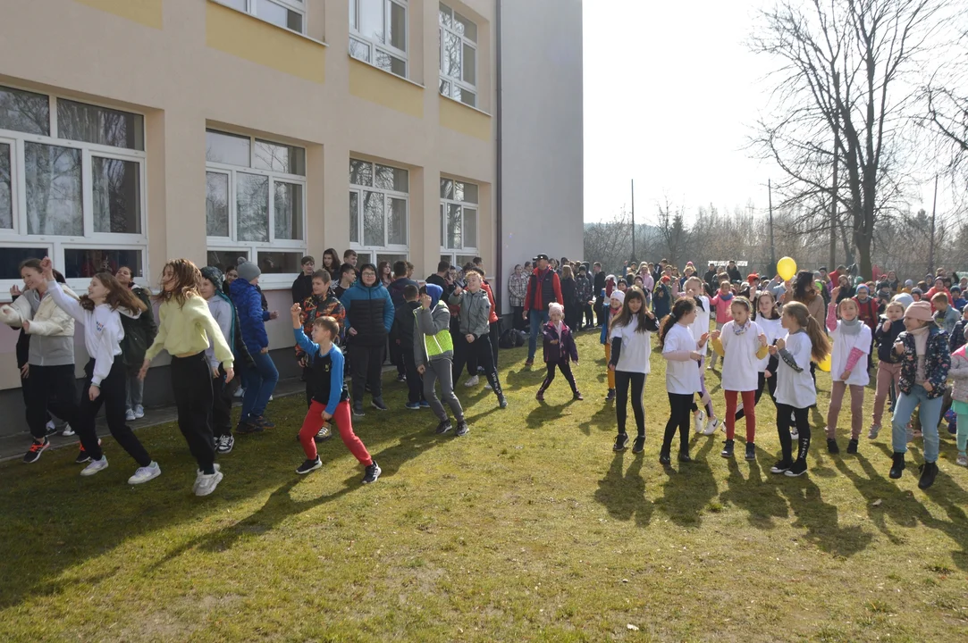 Otwarcie ogrodu sensorycznego i plac zabaw w SP nr 4 im. Mikołaja Kopernika w Puławach