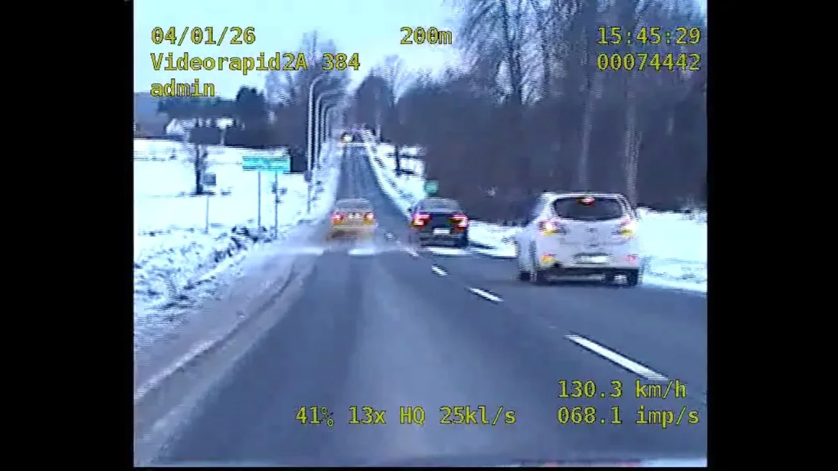 Pościg za BMW na ekspresówce w kierunku Lublina. Kierowca zjechał i próbował uciekać pieszo