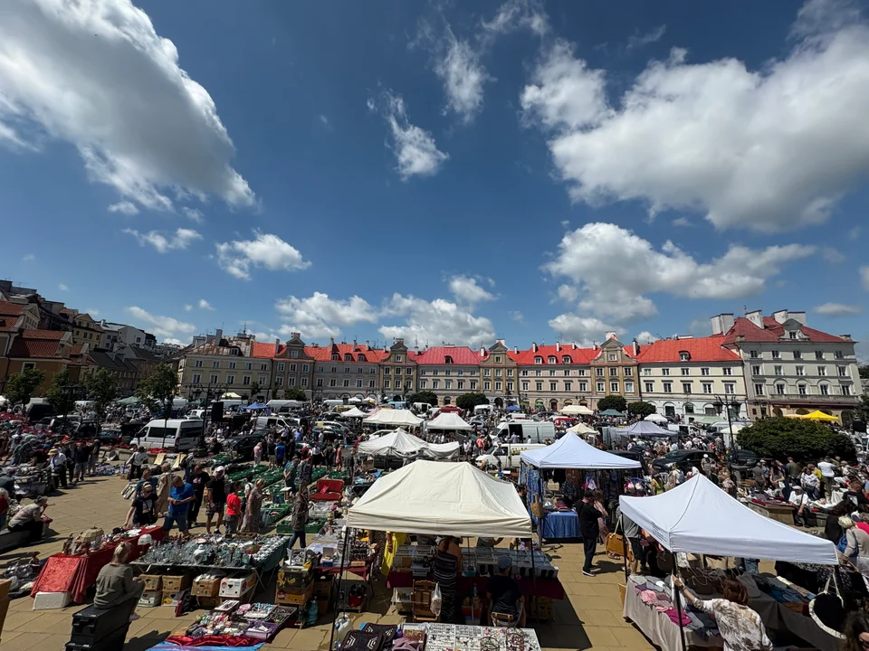 Handlowali pod Zamkiem. Tak wygląda Lubelska Giełda Staroci [ZDJĘCIA] - Zdjęcie główne