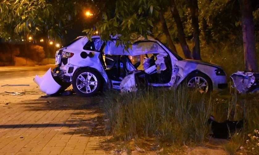 Lublin. Śmiertelny wypadek na al. Witosa, nie żyje 23-latka (ZDJĘCIA) - Zdjęcie główne