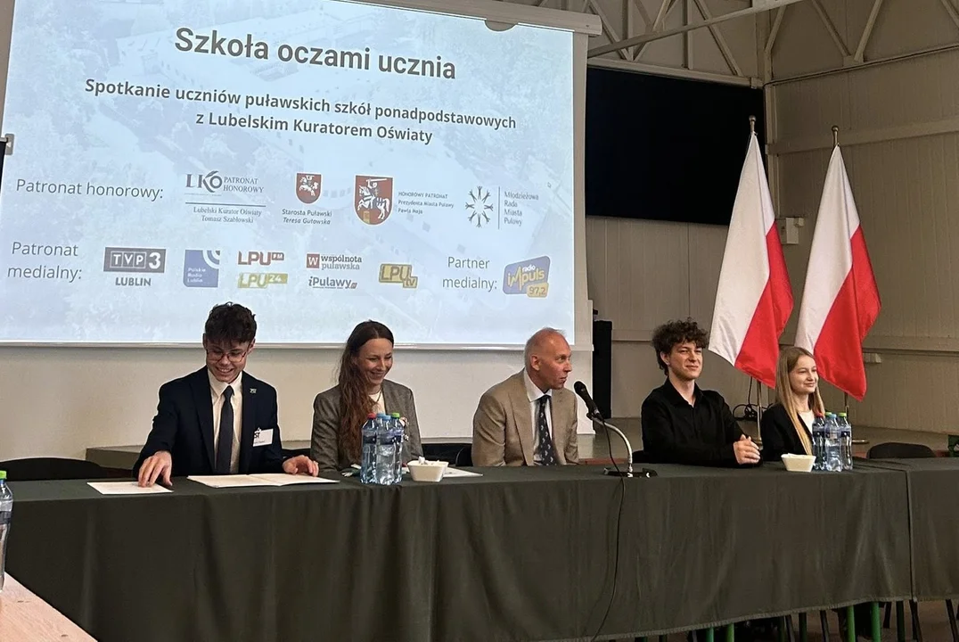 otkanie Spotkanie młodzieży z puławskich szkół z Lubelskim Kuratorem Oświaty