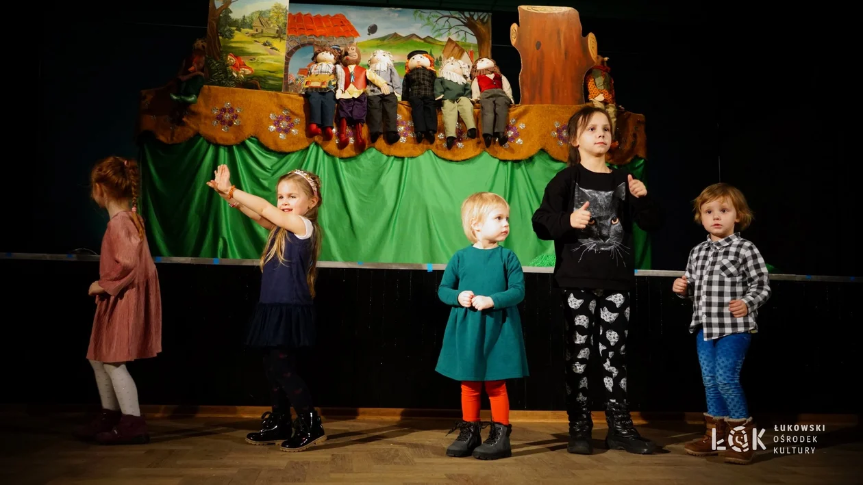 Niedziela z teatrem „O Chłopcu z drewna”