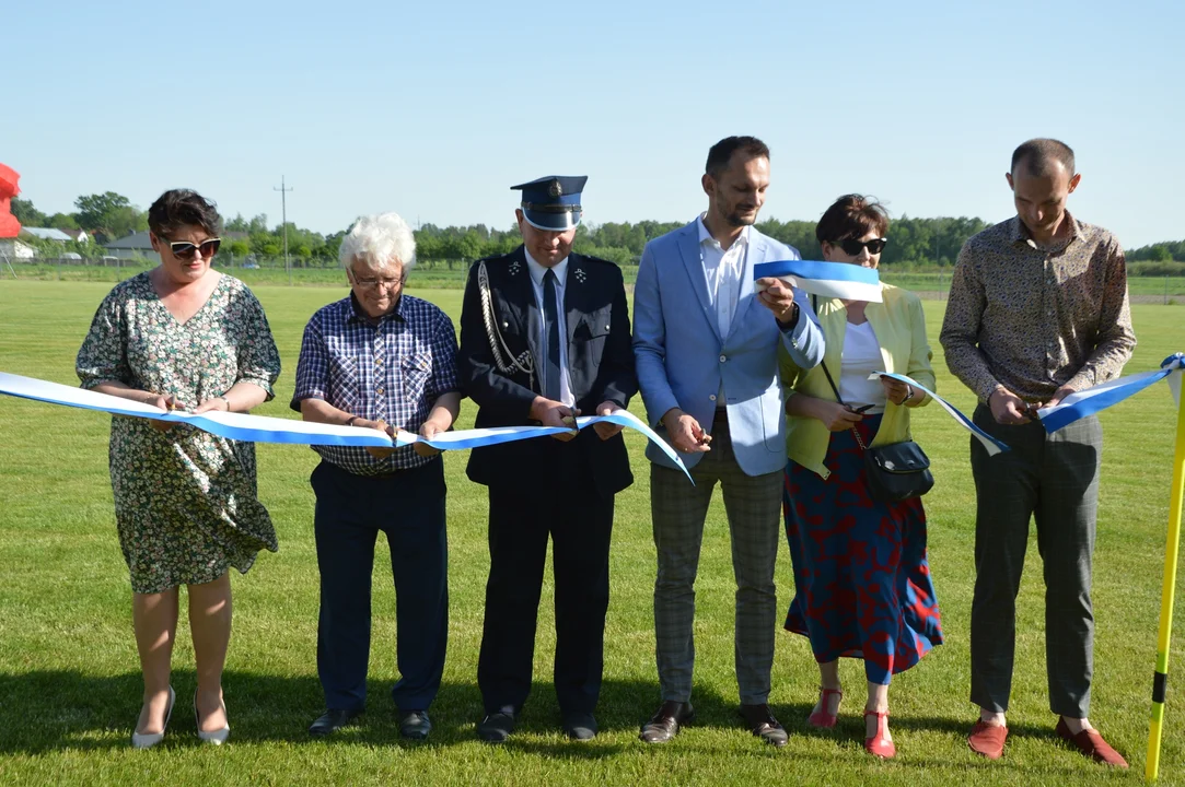 Piknik rodzinny wraz z otwarciem zmodernizowanego boiska w Leokadiowie