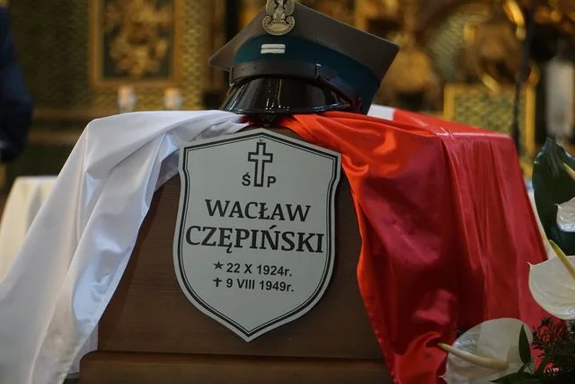 Opole Lubelskie: Rozpoczęły się uroczystości pogrzebowe Wacława Czępińskiego (ZDJĘCIA), cz. I - Zdjęcie główne