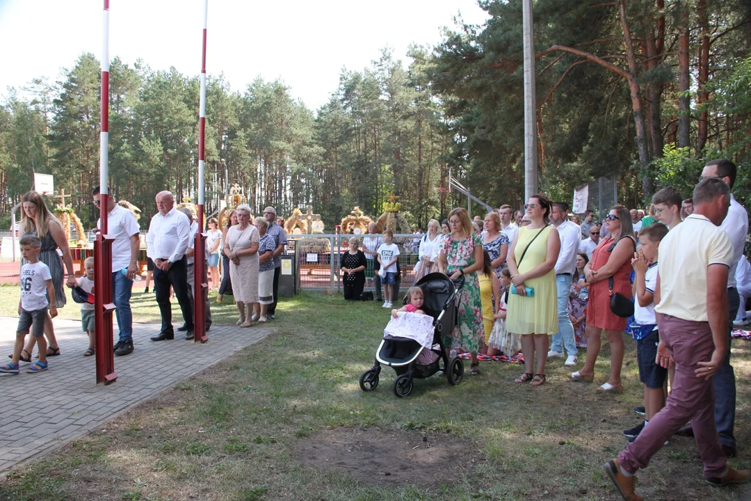 Tłumy na dożynkach w Krzywdzie. Wieńce, turniej sołectw i disco polo