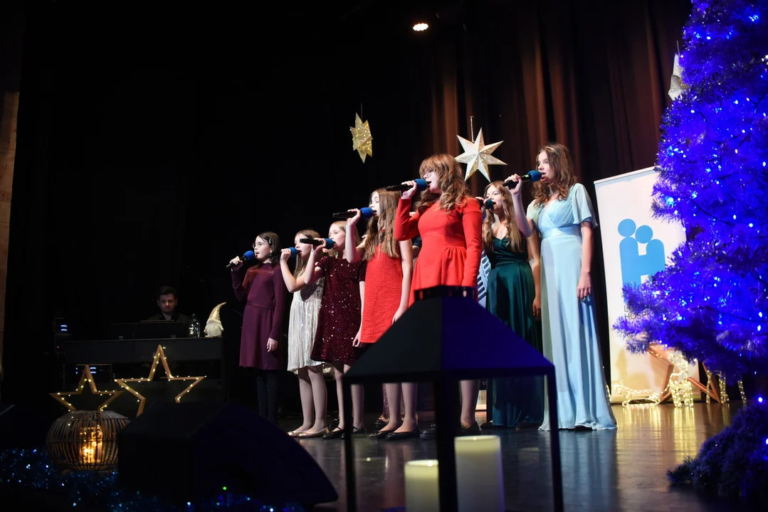 Kolędy i pastorałki dla Hospicjum dla Dzieci im. Małego Księcia. Za nami koncert charytatywny [ZDJĘCIA] - Zdjęcie główne