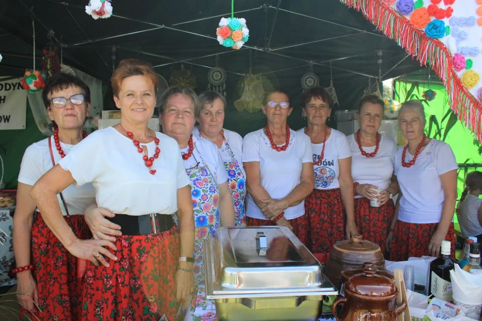 Dożynki w Niedźwiadzie oficjalnie rozpoczęte (ZDJĘCIA) - Zdjęcie główne