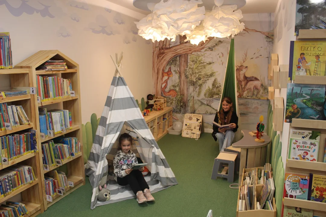 Huczne otwarcie biblioteki w Międzyrzecu. Wielu gości i spotkania dla każdego pokolenia (ZDJĘCIA) - Zdjęcie główne