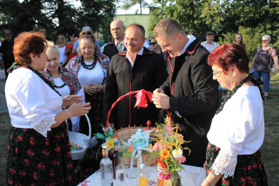 Gręzówka: Biesiada weselna z muzyką i tańcem (ZDJĘCIA CZ.1) - Zdjęcie główne