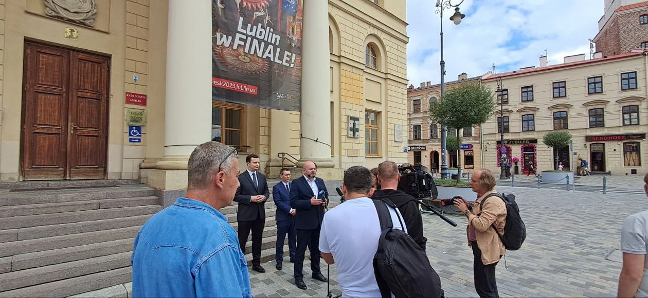 Lublin: Skandal na granicy, Kosiniak Kamysz do dymisji! Konferencja prasowa Konfederacji