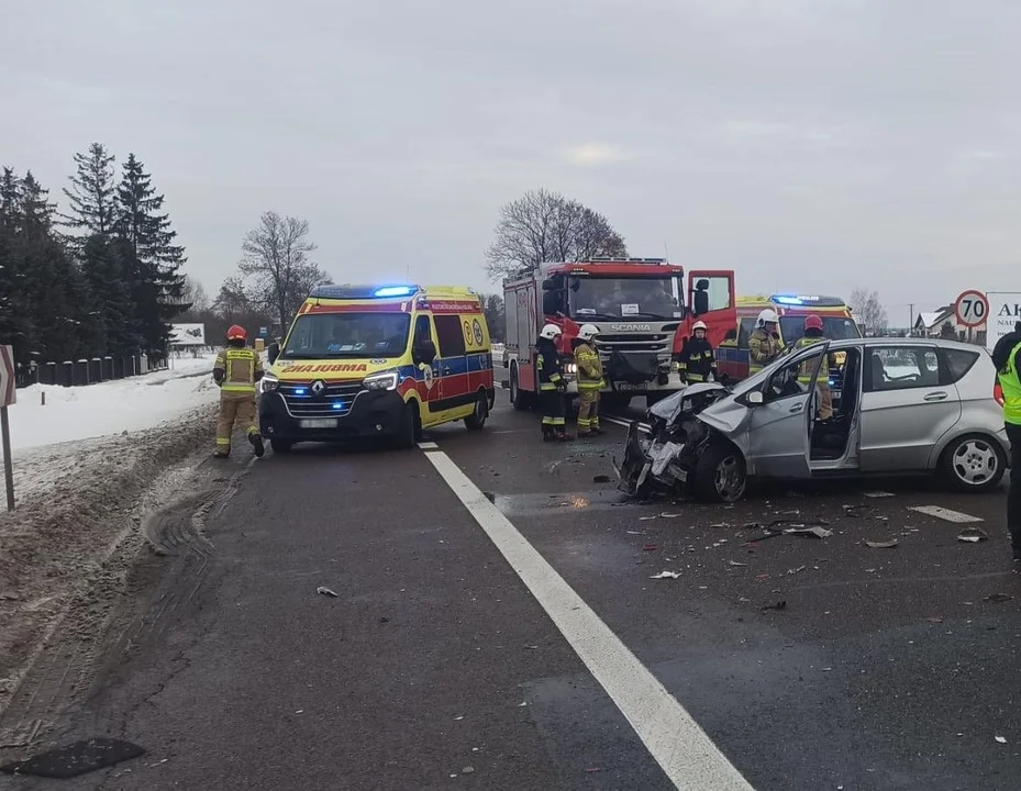 Powiat bialski: Doprowadził do groźnej kolizji. Zderzyły się cztery samochody