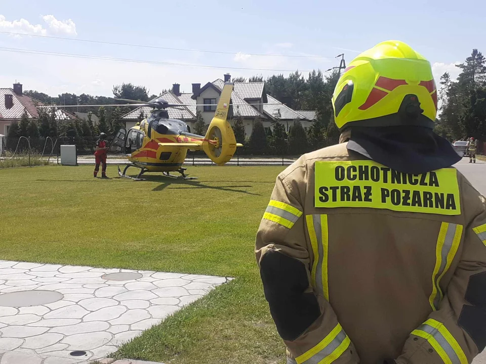 Mężczyzna spadł z drabiny, ranny trafił śmigłowcem do szpitala