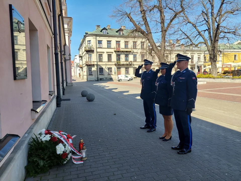 Zamojscy policjanci oddali hołd zamordowanym - Zdjęcie główne