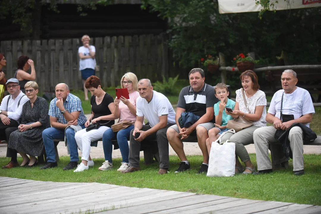 Potańcówka w skansenie