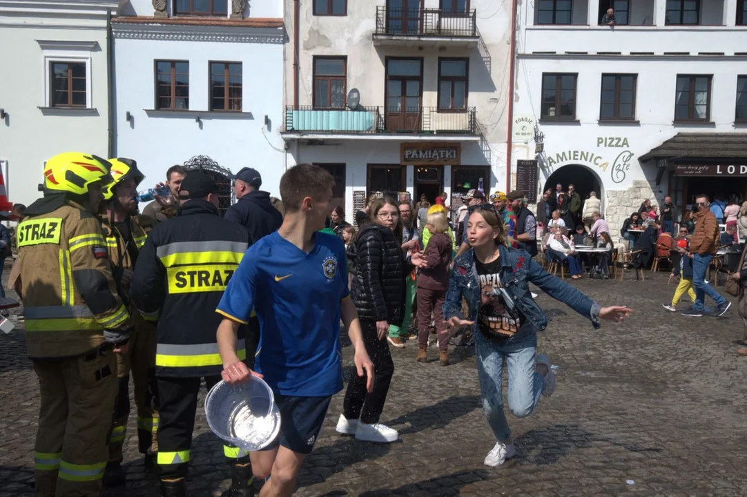 Strażacki lany poniedziałek w Kazimierzu Dolnym