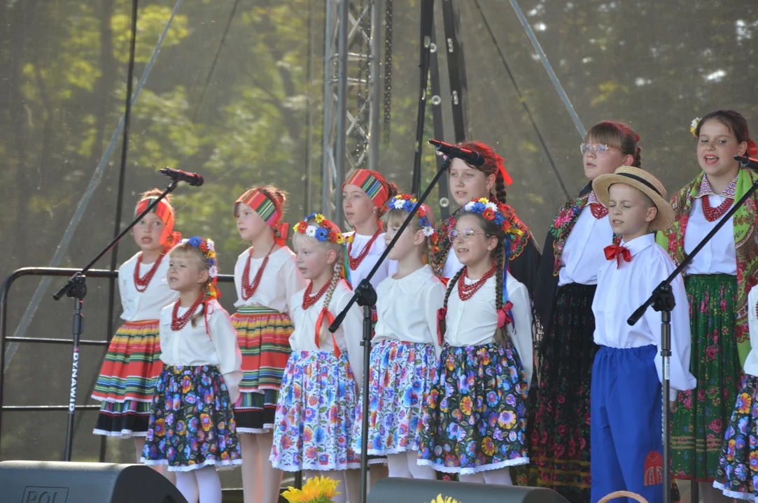 W niedzielę w Józefowie nad Wisłą odbyły się Dożynki Gminne