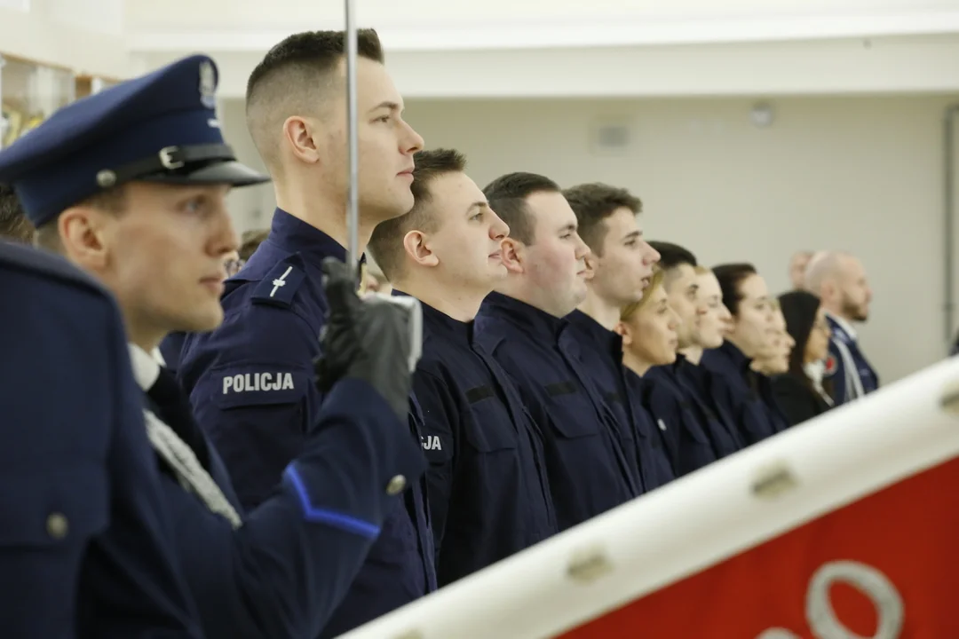 Nowi funkcjonariusze w lubelskiej policji. Złożyli ślubowanie, niedługo zaczną pracę