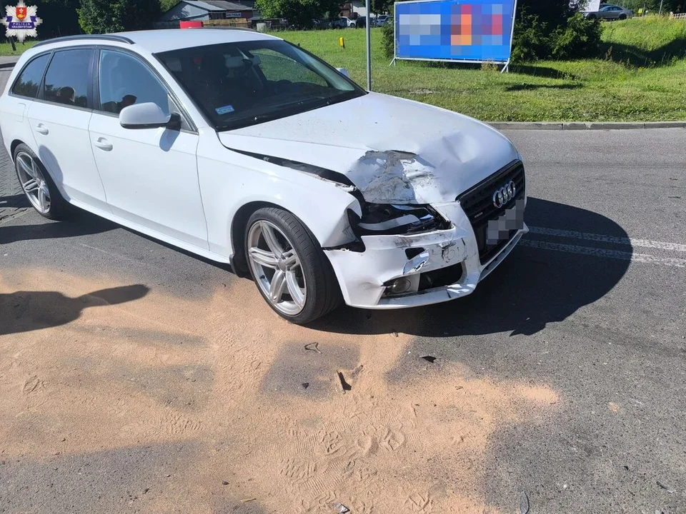 Lubelskie: Samochód sam wezwał służby po zderzeniu Volkswagena, BMW i Audi. Jedna osoba w szpitalu
