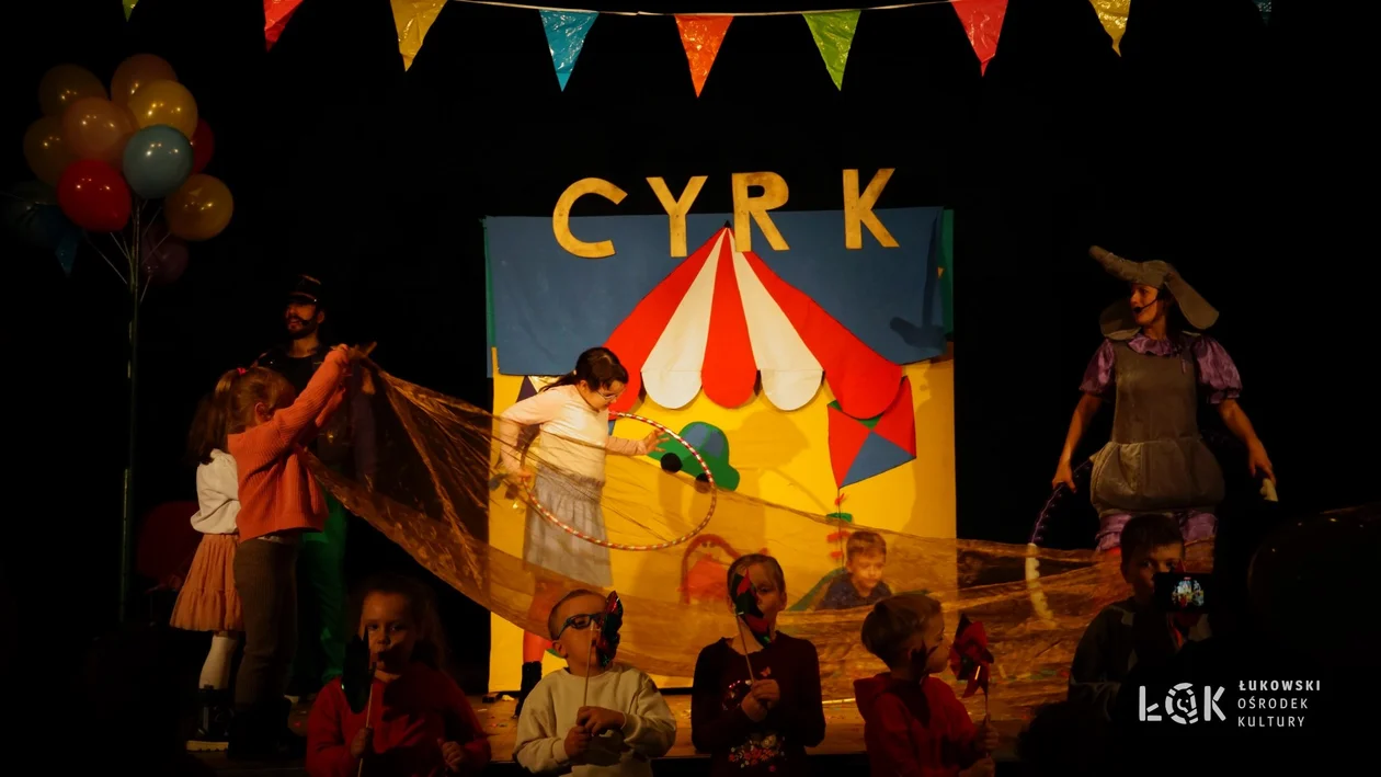 Niedziela z teatrem „Cyrk w ogrodzie”