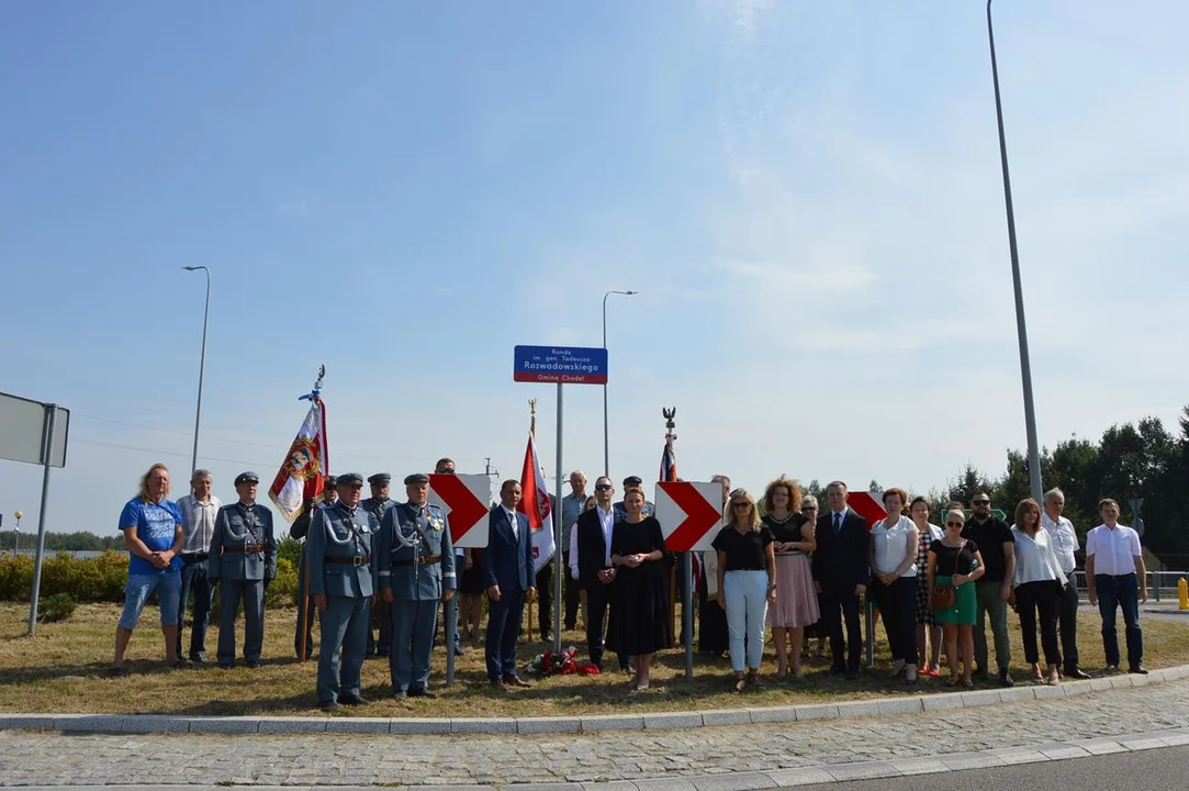 Uroczystość odsłonięcia ronda im. generała Tadeusza Rozwadowskiego w Chodlu