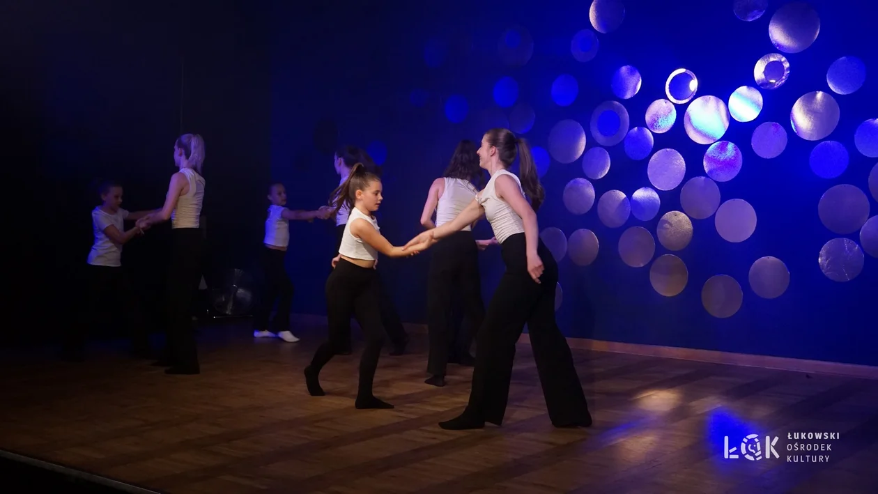 Koncert taneczny „Witajcie w naszej bajce” w wykonaniu ŁOK Dance Factory