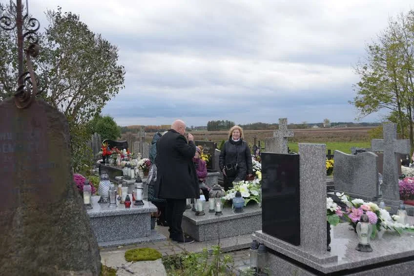 Uroczystości Wszystkich Świętych na cmentarzu w Radoryżu Kościelnym