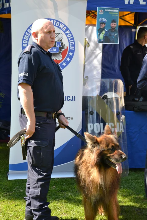 Dzień otwarty w Zespole Szkół w Radoryżu Smolanym (ZDJĘCIA) Goście mogli poćwiczyć strzelanie i musztrę