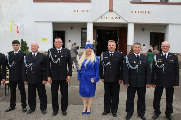 Wielka uroczystość w Dębowej Kłodzie. Przyjechał biskup (ZDJĘCIA) - Zdjęcie główne