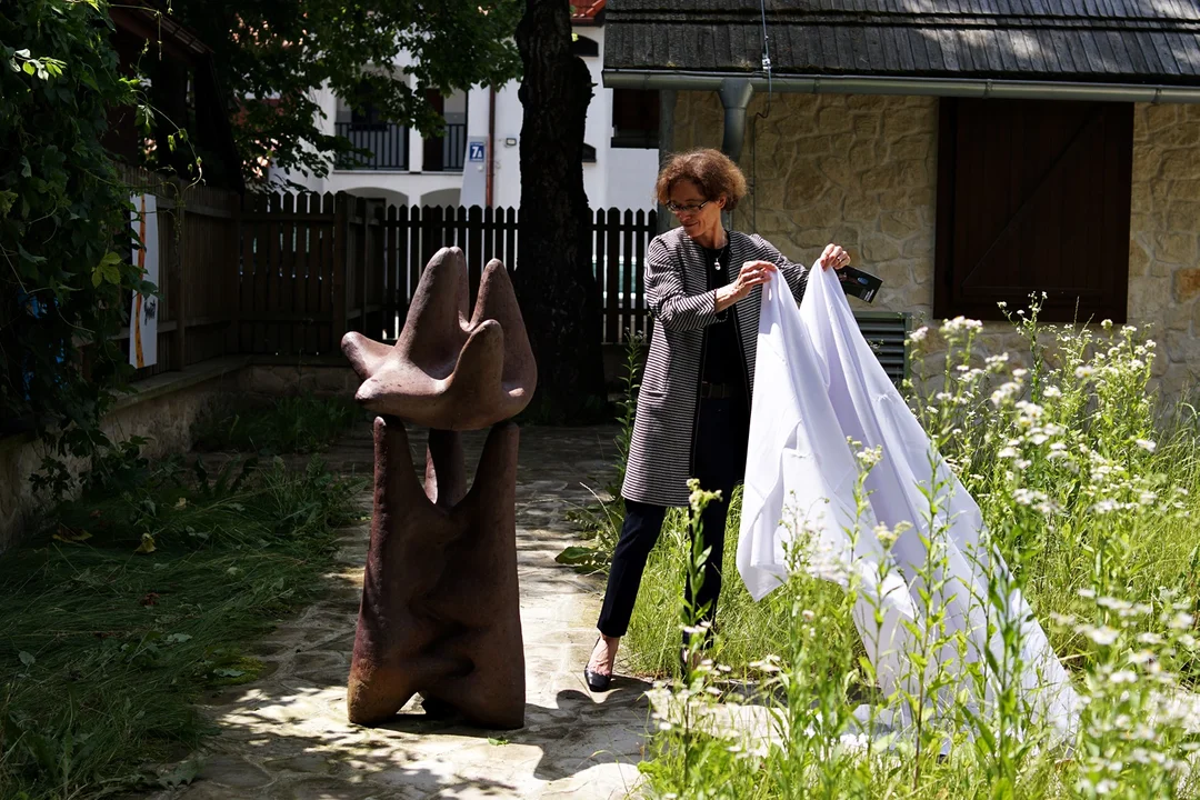 Kazimierz Dolny: Rzeźby Stanisława Strzyżyńskiego już zdobią miasto (ZDJĘCIA) - Zdjęcie główne