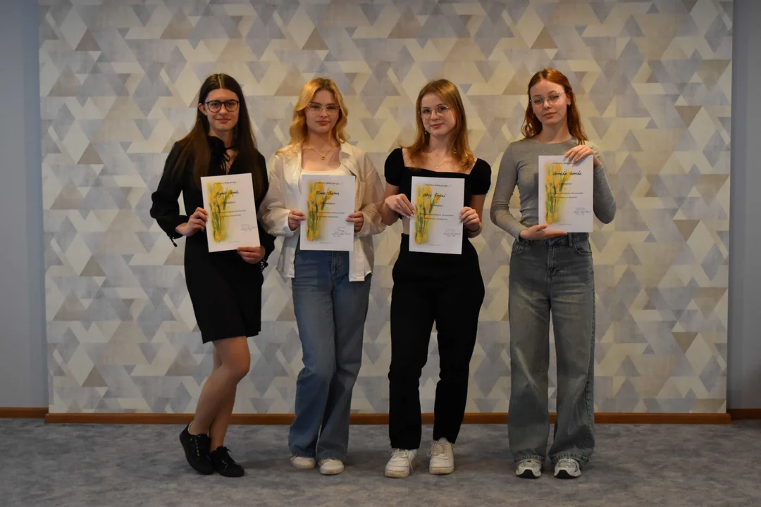 Powiatowy Konkurs Recytatorski Poezji Wisławy Szymborskiej