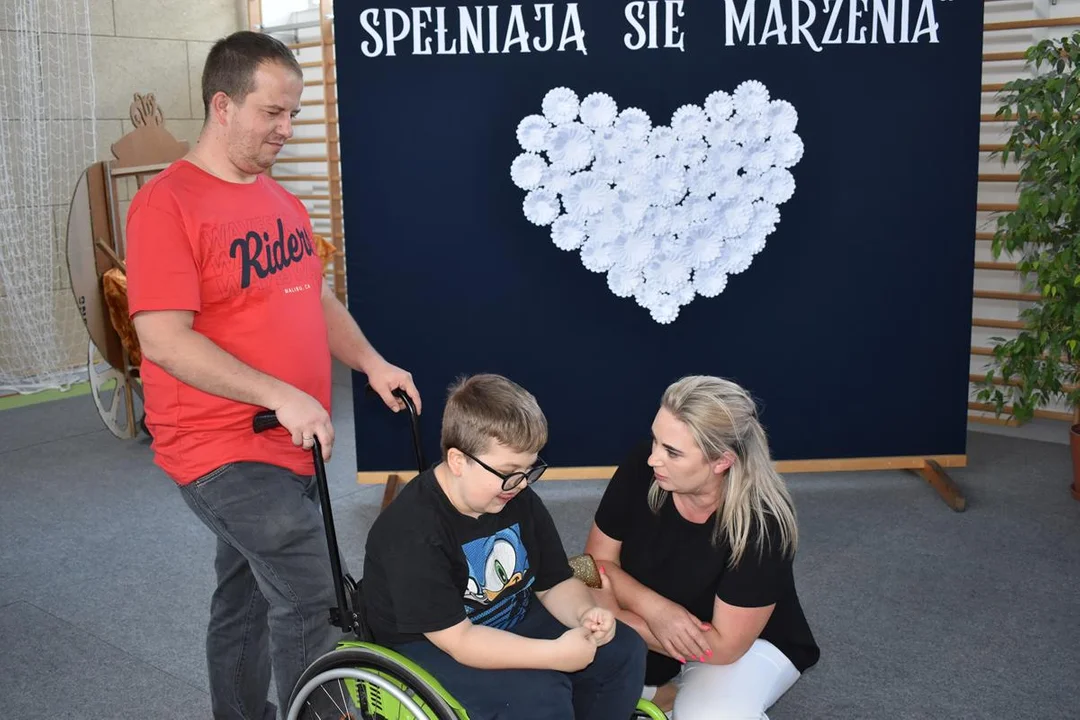 Wielki sukces "Festynu z Trójką". Zebrali potężną kwotę dla Adasia! [NOWE ZDJĘCIA] - Zdjęcie główne