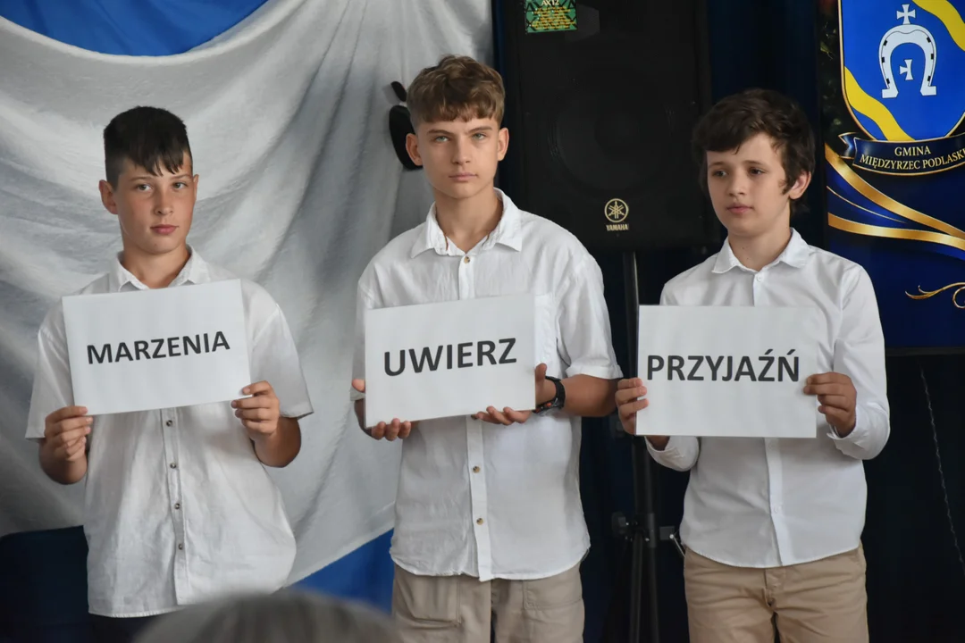 „Wspólnie zaczynamy, razem osiągamy”. Gmina Międzyrzec Podlaski zainaugurowała nowy rok szkolny w Halasach - Zdjęcie główne