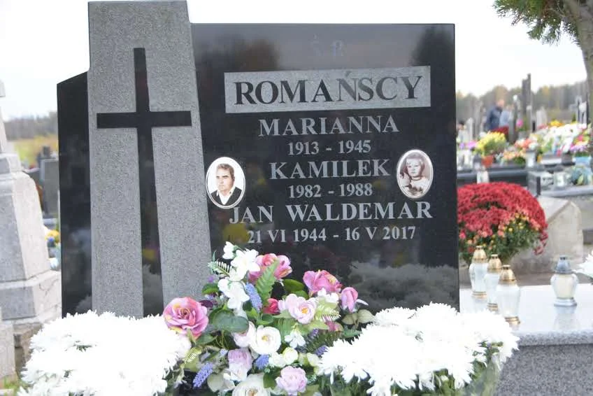 Uroczystości Wszystkich Świętych na cmentarzu w Radoryżu Kościelnym