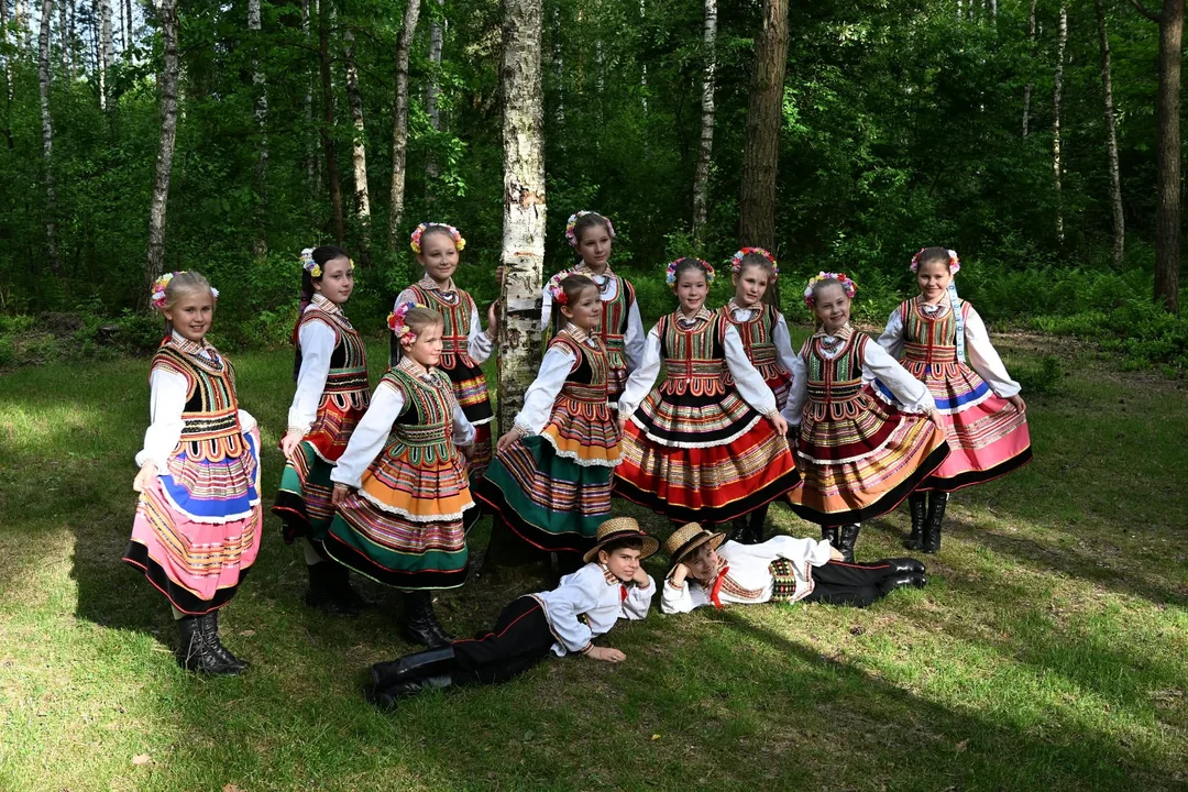 Dzień Dziecka z Dziecięcym Zespołem Regionalnym „Łuków – Kropelki Rosy” - Zdjęcie główne