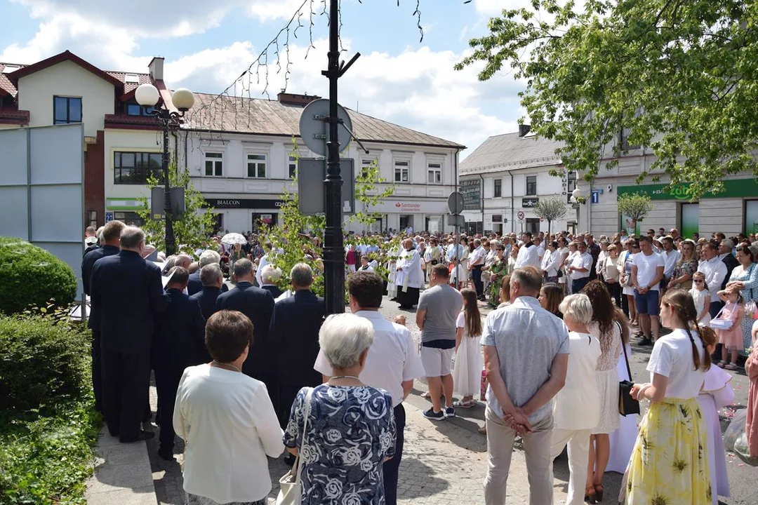 Biała Podlaska: Procesja Bożego Ciała na placu Wolności