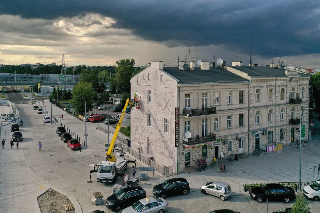 Lublin: Nowy mural zdobi ścianę budynku przy dworcach