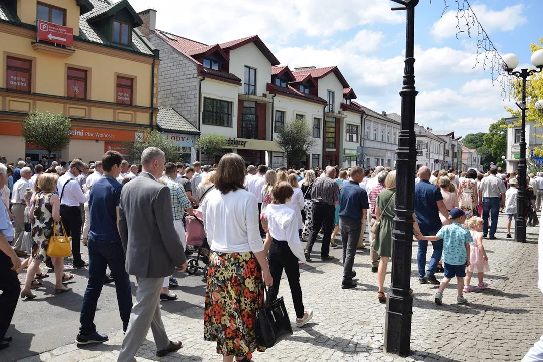 Biała Podlaska: Procesja Bożego Ciała na placu Wolności