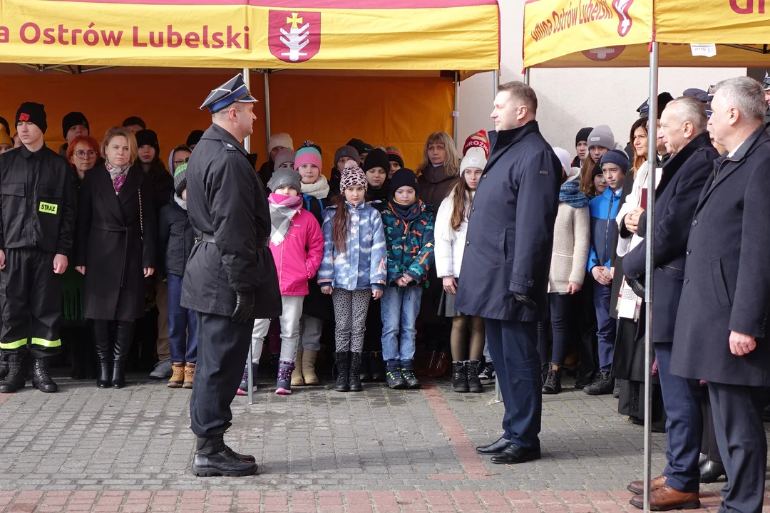 Przekazanie autokaru dla OSP w Ostrowie Lubelskim. Przyjechał minister Przemysław Czarnek (zdjęcia) - Zdjęcie główne